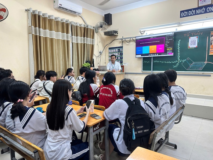 Thú vị trải nghiệm "Một ngày làm học sinh Trần Quang Khải" - Ảnh 3.