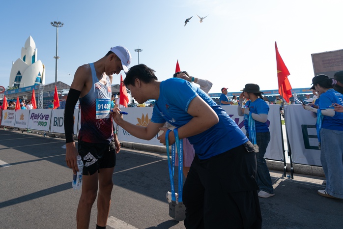 Toàn cảnh Tiền Phong Marathon 2026: Vẫn giữ được sức hút sau nhiều thập kỷ - Ảnh 8.