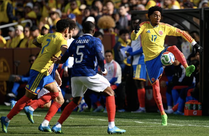 Tuyển Ph&aacute;p thắng v&ugrave;i dập Colombia, thăng hoa FIFA Days - Ảnh 1.