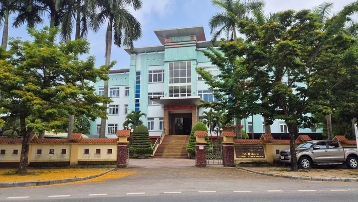 "Người lạ" trong hồ sơ gói thầu 16,5 tỉ đồng ở Quảng Trị: Nếu gian lận, nhà thầu bị xử lý ra sao? - Ảnh 1. "Người lạ" trong hồ sơ gói thầu 16,5 tỉ đồng ở Quảng Trị: Nếu gian lận, nhà thầu bị xử lý ra sao? - Ảnh 1.