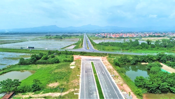 "Người lạ" trong hồ sơ gói thầu 16,5 tỉ đồng ở Quảng Trị: Nếu gian lận, nhà thầu bị xử lý ra sao? - Ảnh 2. "Người lạ" trong hồ sơ gói thầu 16,5 tỉ đồng ở Quảng Trị: Nếu gian lận, nhà thầu bị xử lý ra sao? - Ảnh 2.