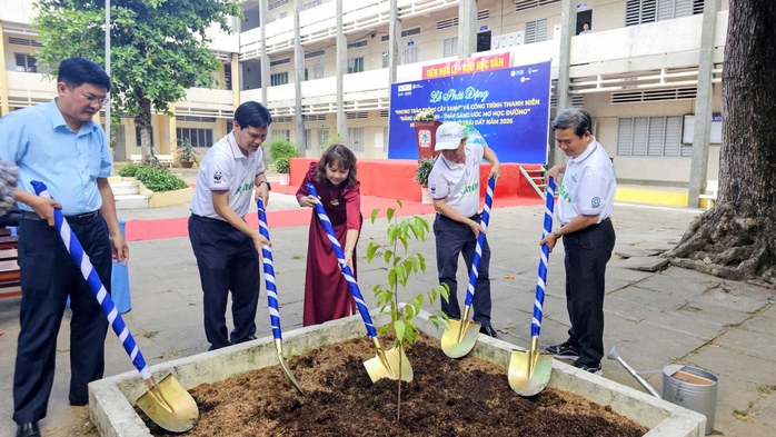 EVNSPC tổ chức lễ hưởng ứng hưởng ứng Chiến dịch Giờ Trái đất 2026 - Ảnh 2.