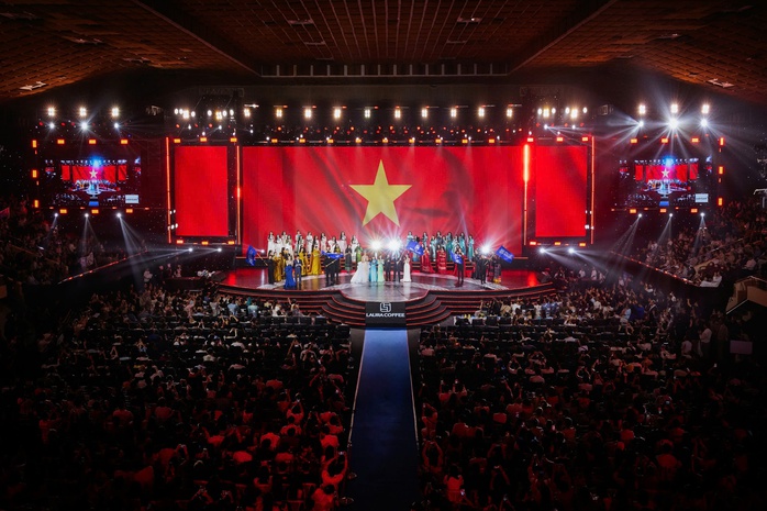 Qu&aacute; xinh nhan sắc đăng quang Miss World Vietnam 2025 - Ảnh 10.