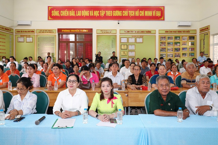 Tiếp x&uacute;c cử tri - Ảnh 3.