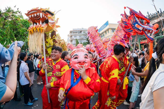 VIDEO: Hơn 1.000 người tham gia Tết Nguy&ecirc;n ti&ecirc;u 2026 tại khu Chợ Lớn - Ảnh 32.