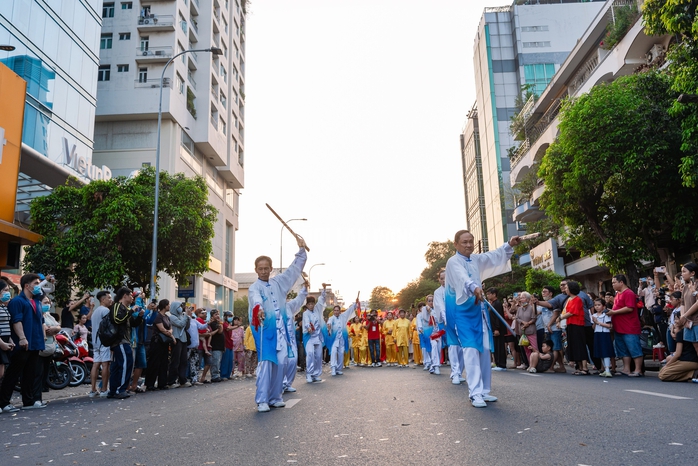 VIDEO: Hơn 1.000 người tham gia Tết Nguy&ecirc;n ti&ecirc;u 2026 tại khu Chợ Lớn - Ảnh 26.