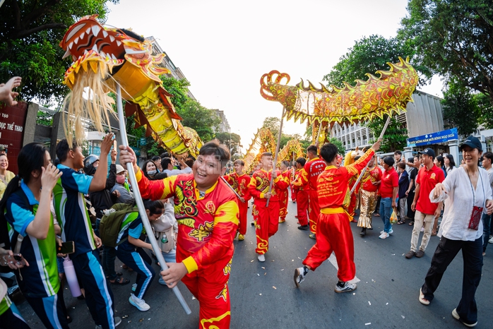 VIDEO: Hơn 1.000 người tham gia Tết Nguy&ecirc;n ti&ecirc;u 2026 tại khu Chợ Lớn - Ảnh 11.