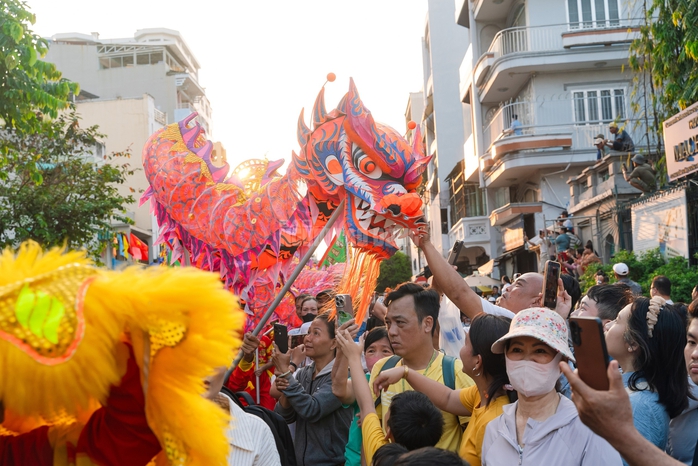 VIDEO: Hơn 1.000 người tham gia Tết Nguy&ecirc;n ti&ecirc;u 2026 tại khu Chợ Lớn - Ảnh 14.