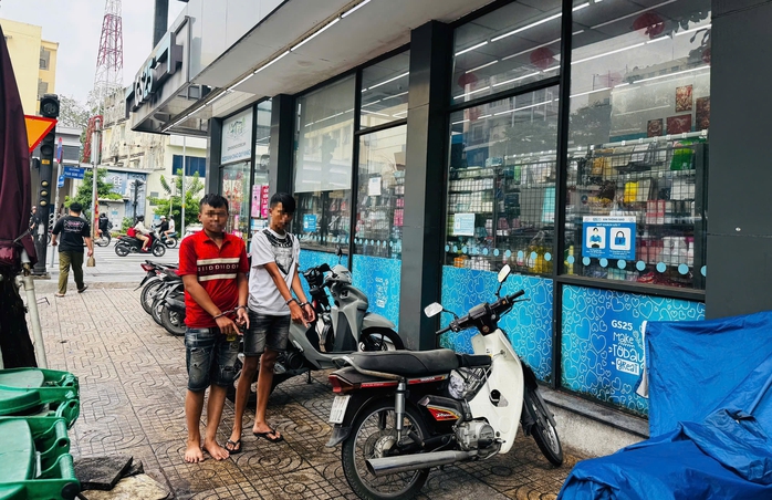 C&ocirc;ng an TPHCM bắt hai thiếu ni&ecirc;n trộm xe m&aacute;y v&agrave; đi Vũng T&agrave;u chơi - Ảnh 1.