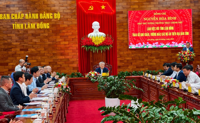 Lâm Đồng kiến nghị tháo gỡ khó khăn ở dự án Sân golf Đồi Cù, King Palace - Ảnh 1.