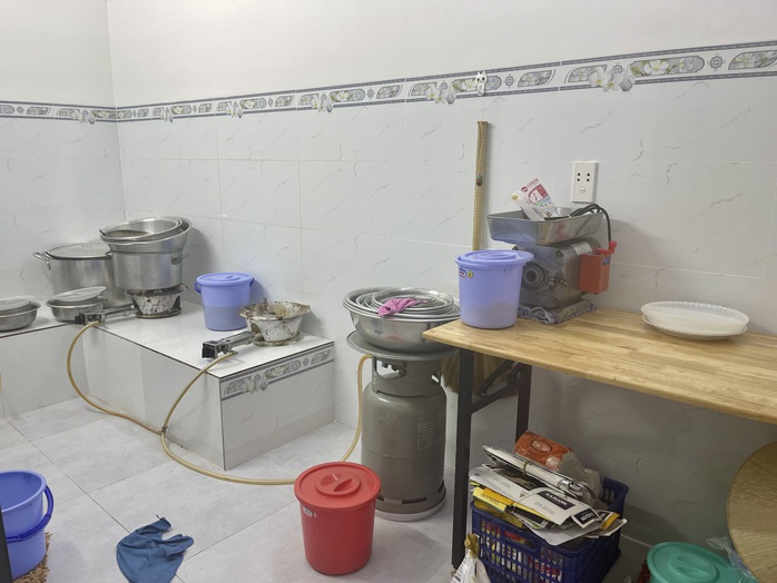 Tạm dừng hoạt động tiệm b&aacute;nh m&igrave; kh&ocirc;ng t&ecirc;n ở Vũng T&agrave;u sau 6 ca nhập viện nghi ngộ độc - Ảnh 1.