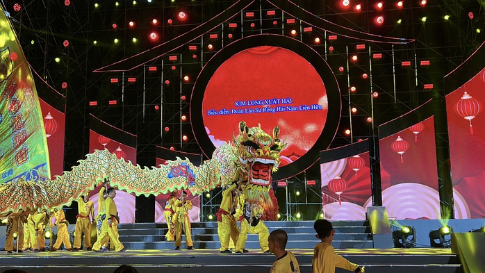 Rộn r&agrave;ng đ&ecirc;m nghệ thuật mừng Lễ hội Nguy&ecirc;n Ti&ecirc;u 2026 - Ảnh 4.