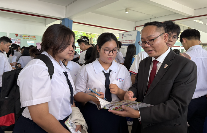 Trường ĐH Ng&acirc;n h&agrave;ng TPHCM c&ocirc;ng bố th&ocirc;ng tin tuyển sinh ĐH 2026 - Ảnh 1.