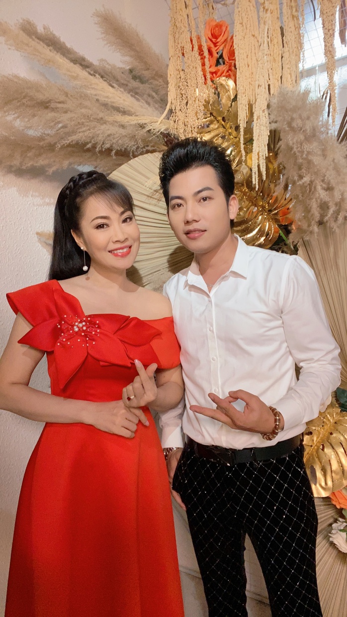 NSƯT Nhân Hậu: Đổi nghệ danh – mở một hành trình nhân ái - Ảnh 4.