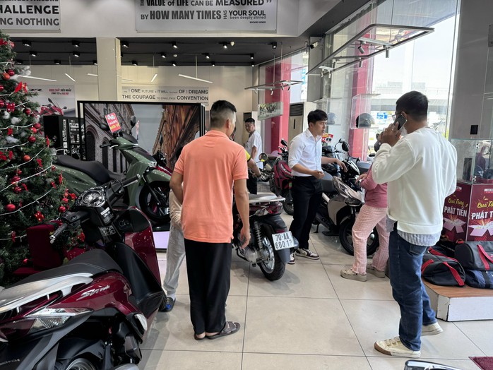 Bỏ c&ocirc;ng chứng mua b&aacute;n xe: Hợp thực tế, tr&aacute;nh l&atilde;ng ph&iacute; - Ảnh 1.