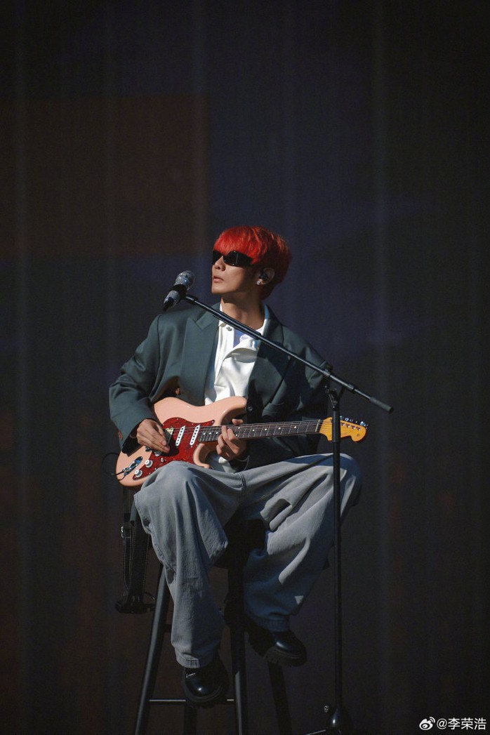 "Tiểu Vương Phi" li&ecirc;n tục xin lỗi đ&agrave;n anh v&igrave; "L&yacute; Bạch" - Ảnh 3.