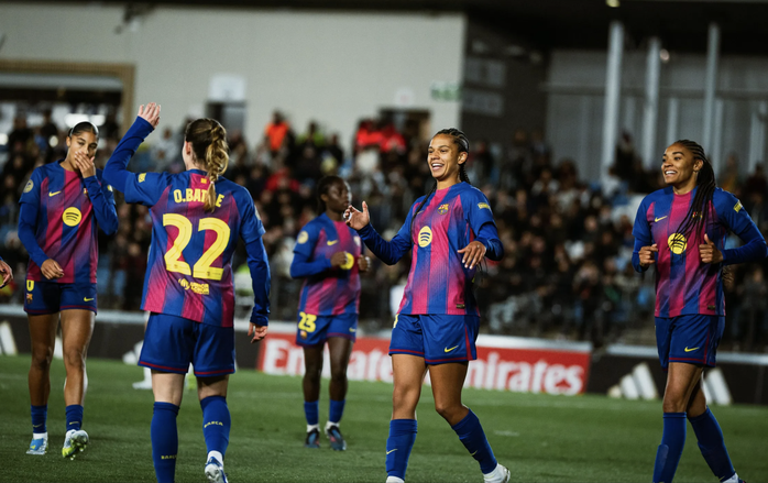 Barcelona đ&egrave; bẹp Real Madrid trận "si&ecirc;u kinh điển", tiến s&aacute;t ng&ocirc;i v&ocirc; địch nữ Liga - Ảnh 1.