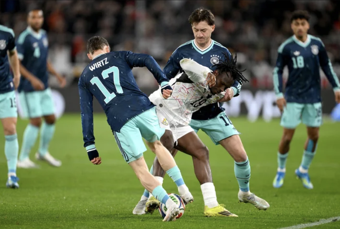 Sao dự bị lập c&ocirc;ng ph&uacute;t 88, Đức thắng nghẹt thở Ghana - Ảnh 2.