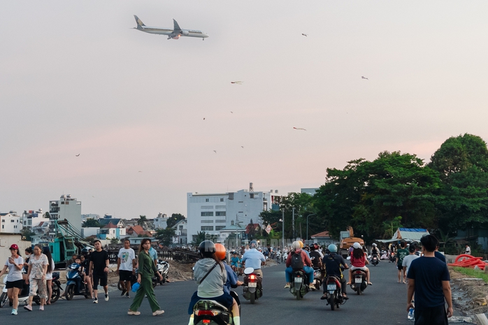 VIDEO: "Biển G&ograve; Vấp&rdquo; h&uacute;t kh&aacute;ch, tiềm ẩn nhiều nguy cơ mất an to&agrave;n - Ảnh 7.