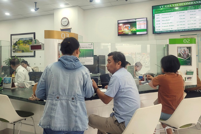 L&atilde;i suất tăng, doanh nghiệp th&ecirc;m &aacute;p lực - Ảnh 1.