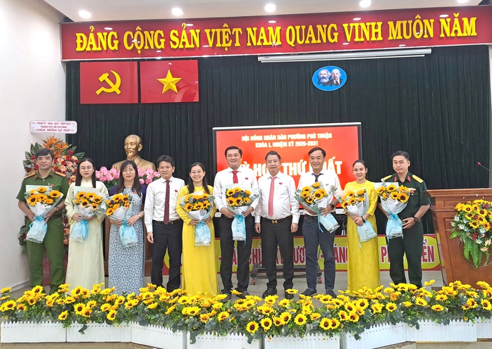 kỳ họp hđnd phường Ph&uacute; Thuận - Ảnh 6.