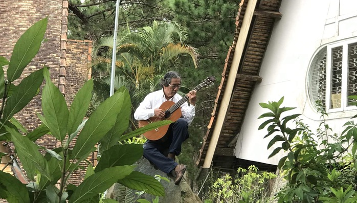 Giọt cà phê và giọt guitar - Ảnh 1.