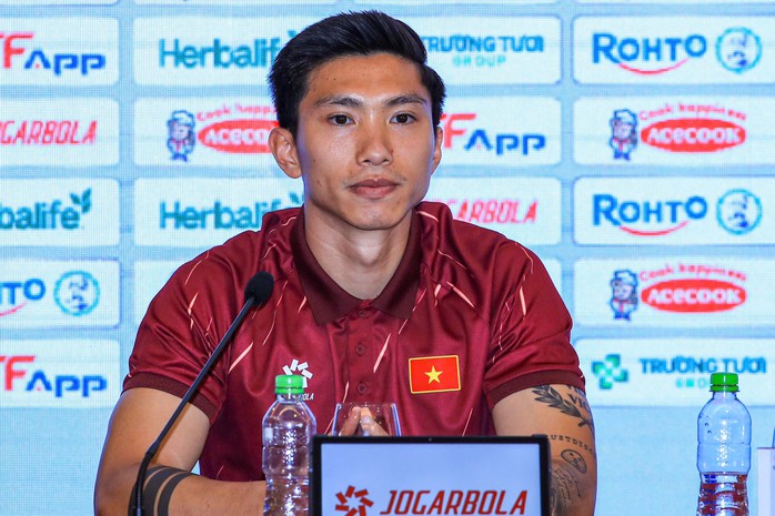 Đo&agrave;n Văn Hậu muốn thắng tuyển Malaysia để l&agrave;m qu&agrave; tặng kh&aacute;n giả Việt Nam - Ảnh 2.