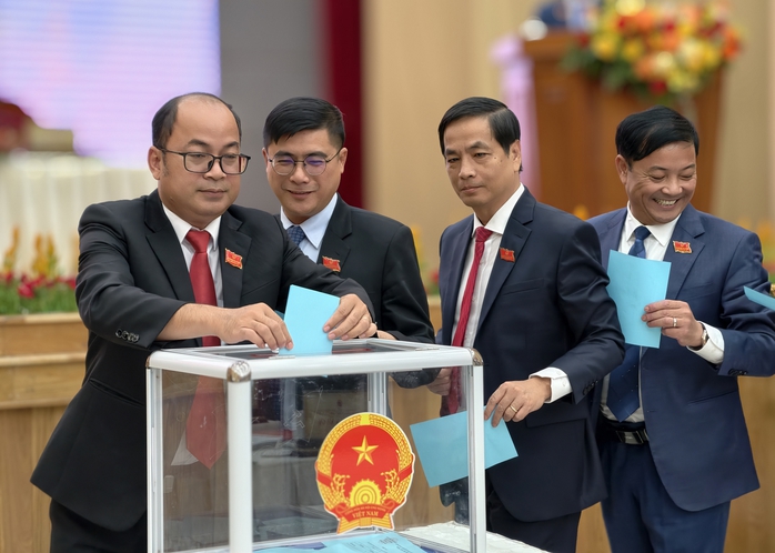 &Ocirc;ng Lưu Văn Trung giữ chức Chủ tịch HĐND tỉnh L&acirc;m Đồng - Ảnh 6.