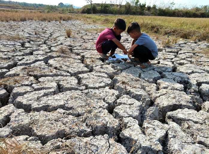 Nắng nóng tấn công Đông Nam Á - Ảnh 1. Nắng nóng tấn công Đông Nam Á - Ảnh 1.