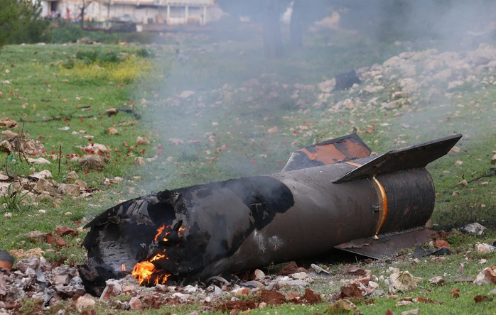 Chiến sự Trung Đ&ocirc;ng ng&agrave;y 30-3: Iran tấn c&ocirc;ng c&aacute;c trạm radar Mỹ, nh&agrave; m&aacute;y lọc dầu Haifa bị ch&aacute;y - Ảnh 2.