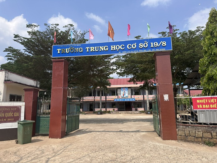 Nữ sinh lớp 7 gãy xương sườn nghi do bạn học đánh: Thực trạng bạo lực học đường 2026 - Ảnh 1. Nữ sinh lớp 7 gãy xương sườn nghi do bạn học đánh: Thực trạng bạo lực học đường 2026 - Ảnh 1.