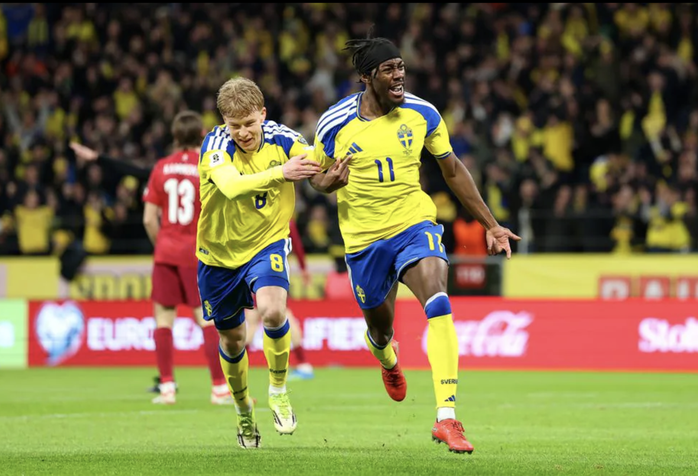 Gyokeres tỏa s&aacute;ng, Thụy Điển hạ Ba Lan gi&agrave;nh v&eacute; dự World Cup 2026 - Ảnh 1.