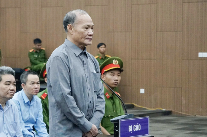 Cựu Thứ trưởng Ho&agrave;ng Văn Thắng nhận hối lộ 200 . 000 USD trong vụ &aacute;n g&acirc;y hậu quả nghi&ecirc;m trọng - Ảnh 1.