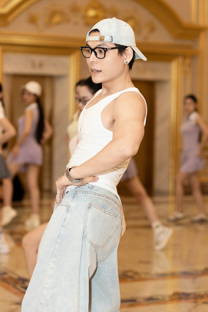 Ai đứng sau những màn đồng diễn ấn tượng ở chung kết Miss World Vietnam 2025 - Ảnh 11.