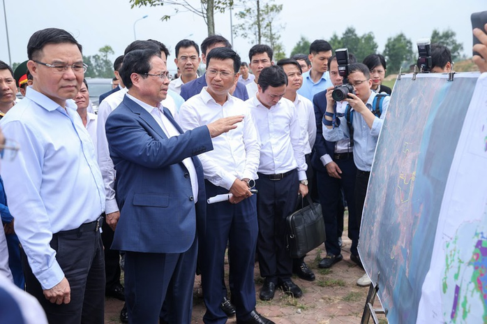 Vietnam PM eyes strategic oil reserve project to bolster energy security - Ảnh 1.