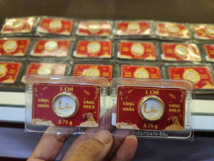 Cuối ng&agrave;y 31-3, gi&aacute; v&agrave;ng nhẫn trơn tại Bảo T&iacute;n Minh Ch&acirc;u, Bảo T&iacute;n Mạnh Hải giảm nhanh - Ảnh 1.