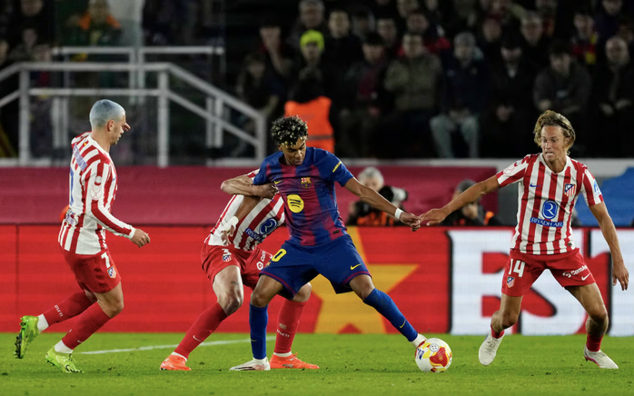 Đ&aacute;nh bại Atletico Madrid, Barcelona vuột tấm v&eacute; dự chung kết C&uacute;p Nh&agrave; vua - Ảnh 2.