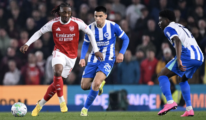 Bukayo Saka ghi b&agrave;n trận đấu thứ 300, Arsenal rộng cửa v&ocirc; địch - Ảnh 4.