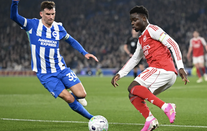 Bukayo Saka ghi b&agrave;n trận đấu thứ 300, Arsenal rộng cửa v&ocirc; địch - Ảnh 1.