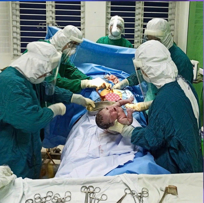 Y, bác sĩ Huế trổ tài... chụp ảnh - Ảnh 1.