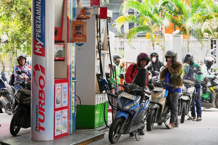 Lo ngại tác động từ cú sốc cung ứng năng lượng - Ảnh 1. Lo ngại tác động từ cú sốc cung ứng năng lượng - Ảnh 1.