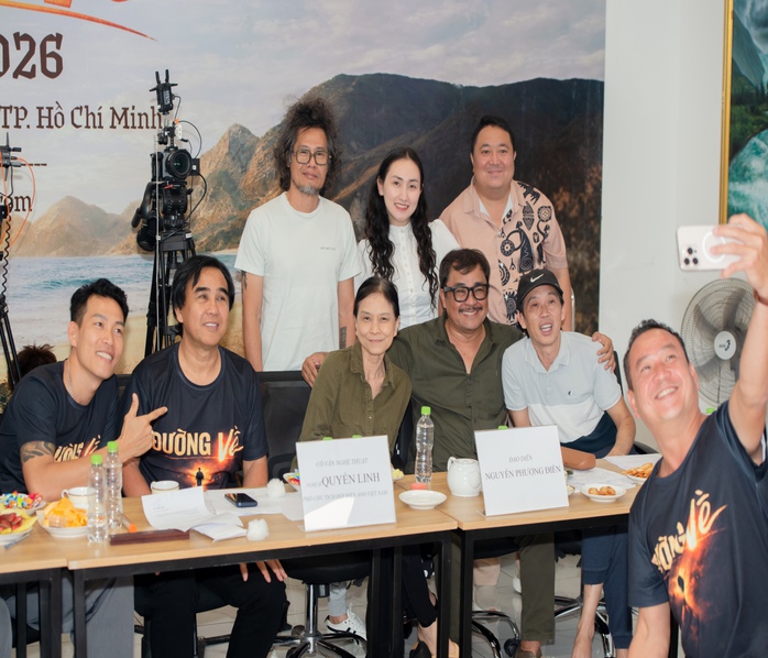 Nam Em, Khả Ngân "khóc sướt mướt" vì nghệ sĩ Quyền Linh - Ảnh 3.