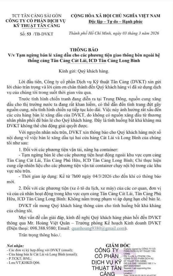 C&aacute;c c&acirc;y xăng trong cảng đ&atilde; b&aacute;n lại cho c&aacute;c xe b&igrave;nh thường  - Ảnh 2.