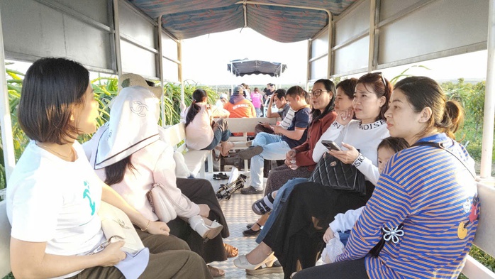 Kết nối du lịch &ldquo;biển xanh &ndash; ng&agrave;n hoa &ndash; đại ng&agrave;n&rdquo; bằng h&agrave;nh tr&igrave;nh đường bộ - Ảnh 1.