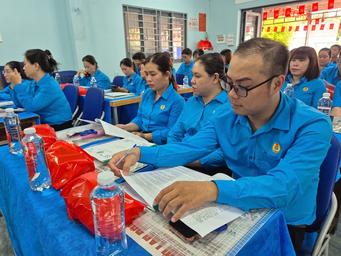 Tăng chế t&agrave;i để bảo vệ c&aacute;n bộ C&ocirc;ng đo&agrave;n - Ảnh 1.