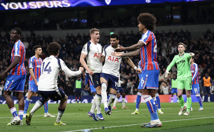 Tottenham sụp đổ 10 ph&uacute;t b&ugrave; giờ, thua sốc Crystal Palace s&acirc;n nh&agrave; - Ảnh 2.
