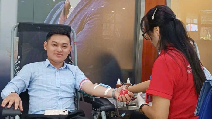 Thạc sĩ trẻ ở C&agrave; Mau bỏ việc ng&acirc;n h&agrave;ng để nhập ngũ - Ảnh 1.