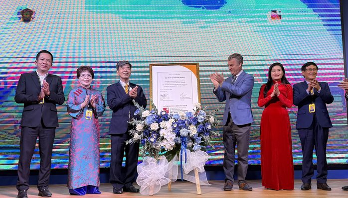 Trường ĐH đầu ti&ecirc;n đạt kiểm định quốc tế THE-ICE - Ảnh 1.