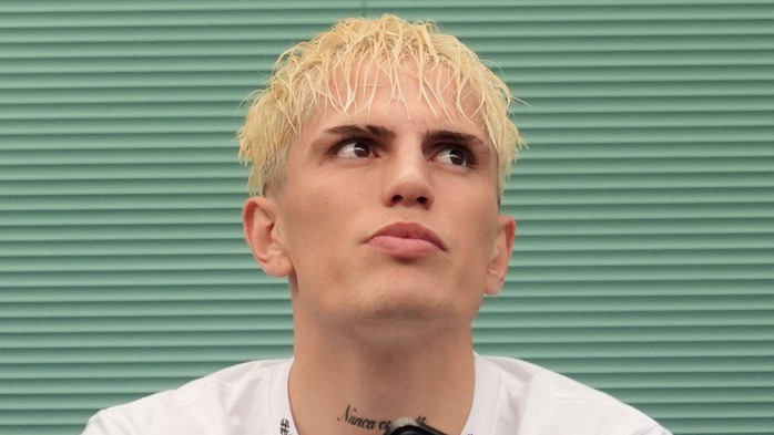 Loạt ảnh những kiểu t&oacute;c &ldquo;thảm họa&rdquo; nhất Ngoại hạng Anh - Ảnh 2.