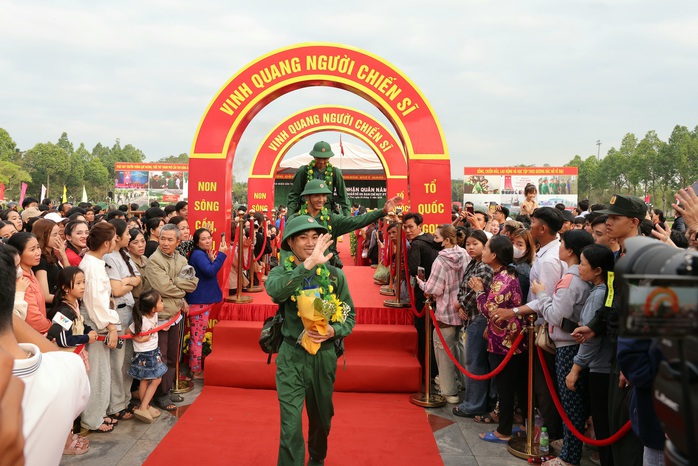 Th&ocirc;ng điệp của Chủ tịch UBND TP Cần Thơ tại lễ giao nhận qu&acirc;n 2026 - Ảnh 10.